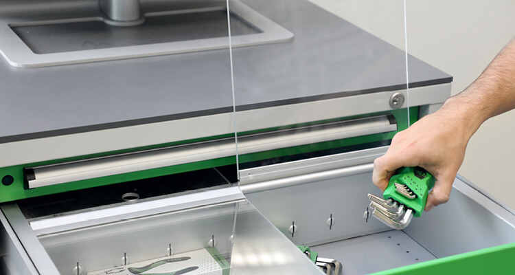 Automatic drawer